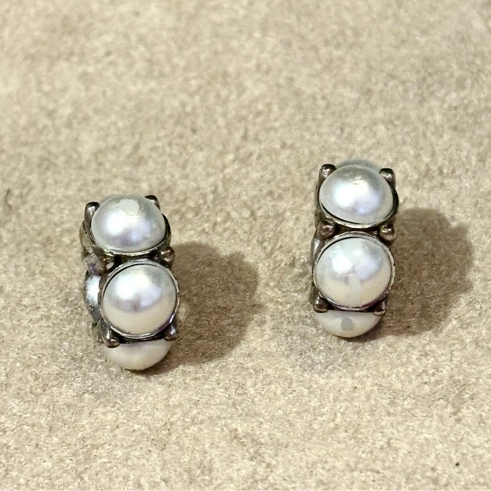 Two Brighton Roundabout beads in Silver-Pearl Big round resin pearls in silver